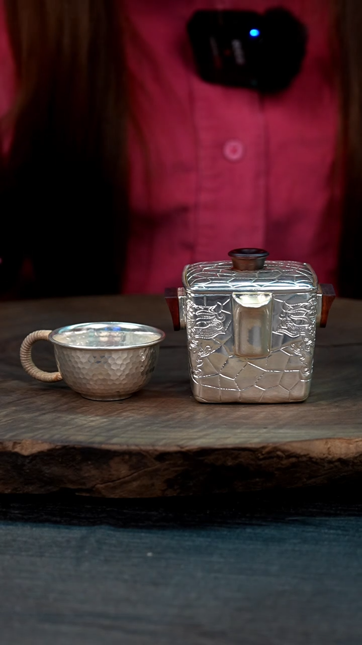 【闪购商品】手工锤纹银手抓壶+1杯子