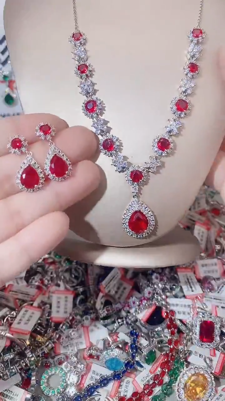 颈饰未镶嵌红宝石套链 耳钉 