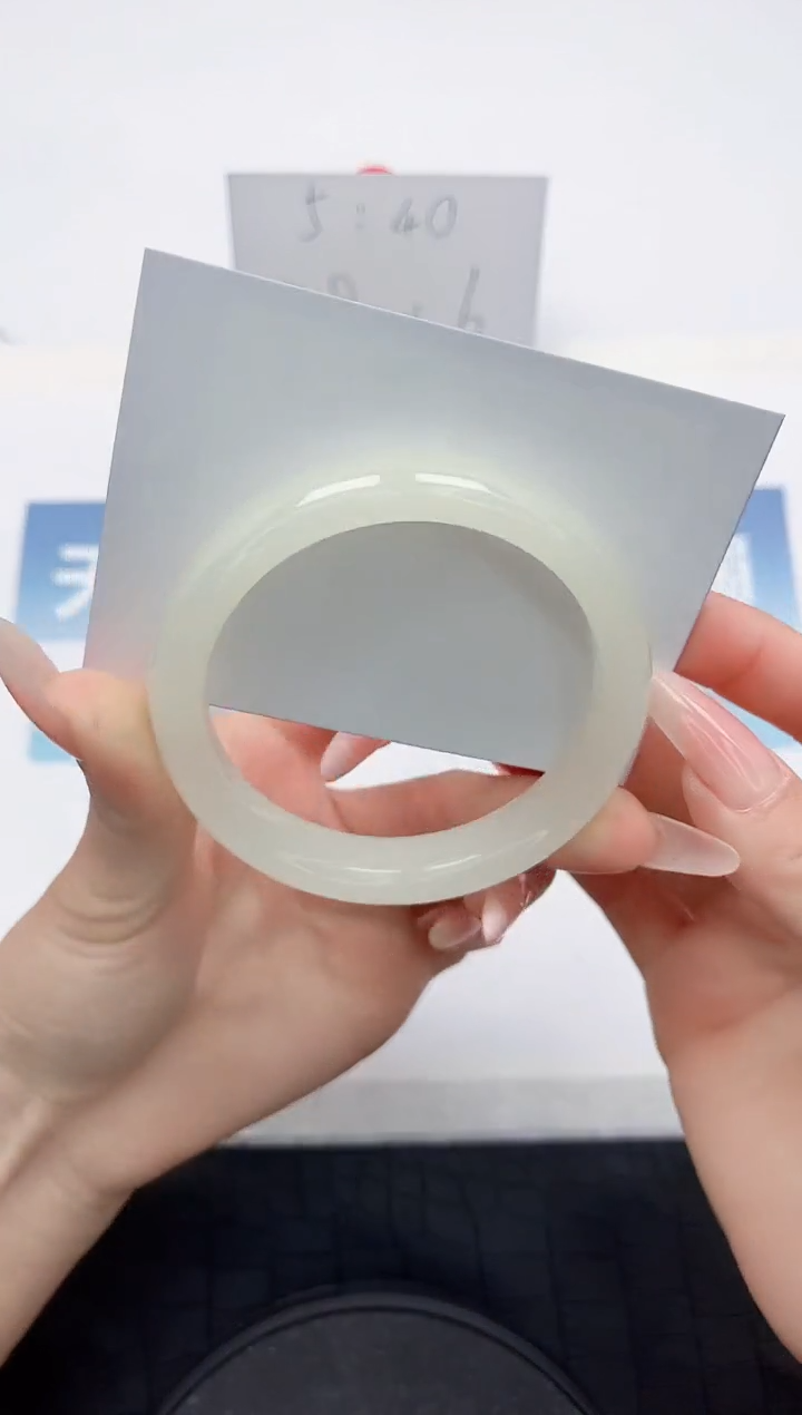 【闪购商品】石英质玉手镯未镶嵌N12-57