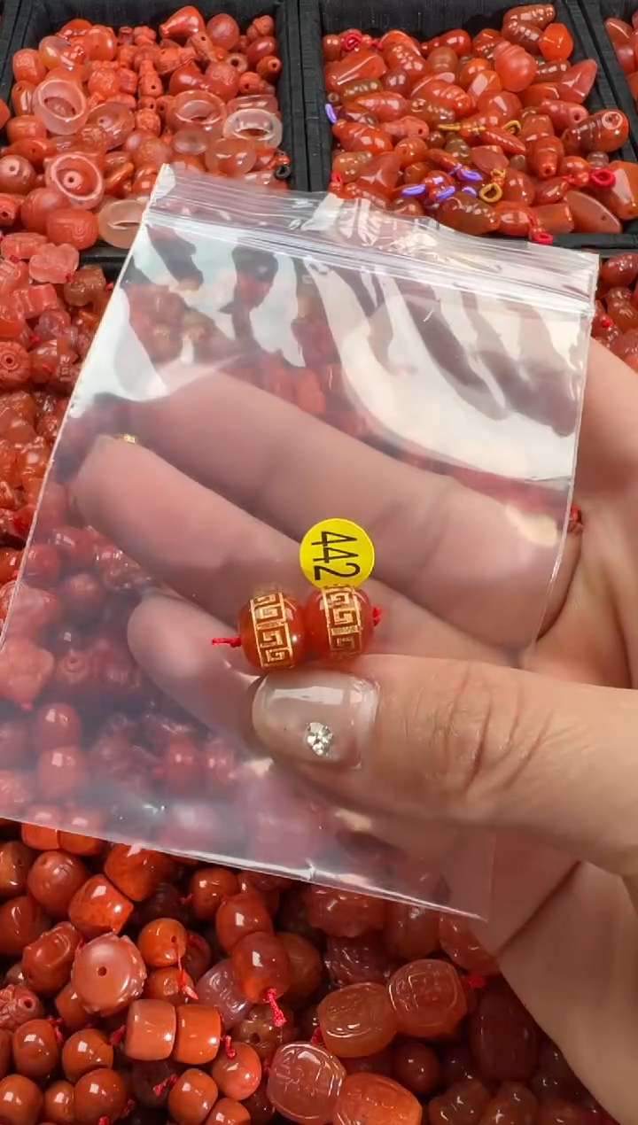 【闪购商品】南红玛瑙颈饰未镶嵌1
