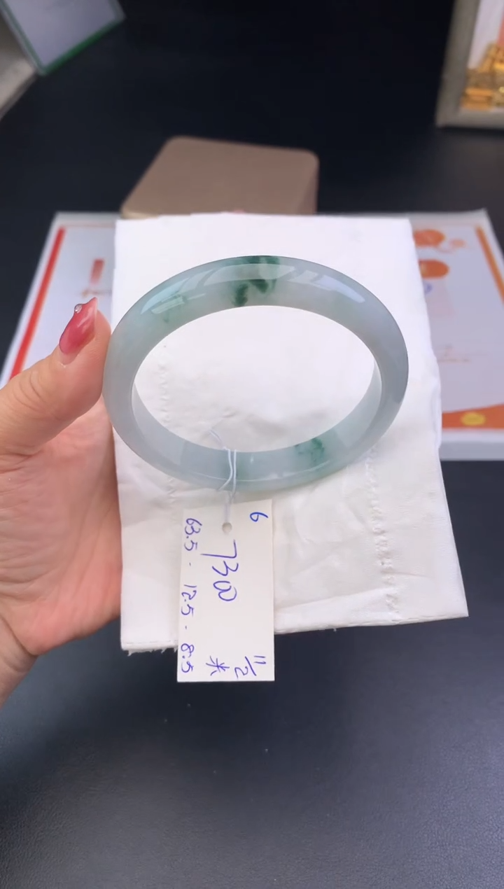 【闪购商品】翡翠手镯未镶嵌玉手镯
