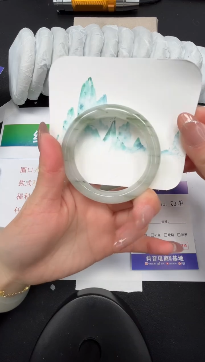 【闪购商品】石英质玉手镯未镶嵌213-52.4