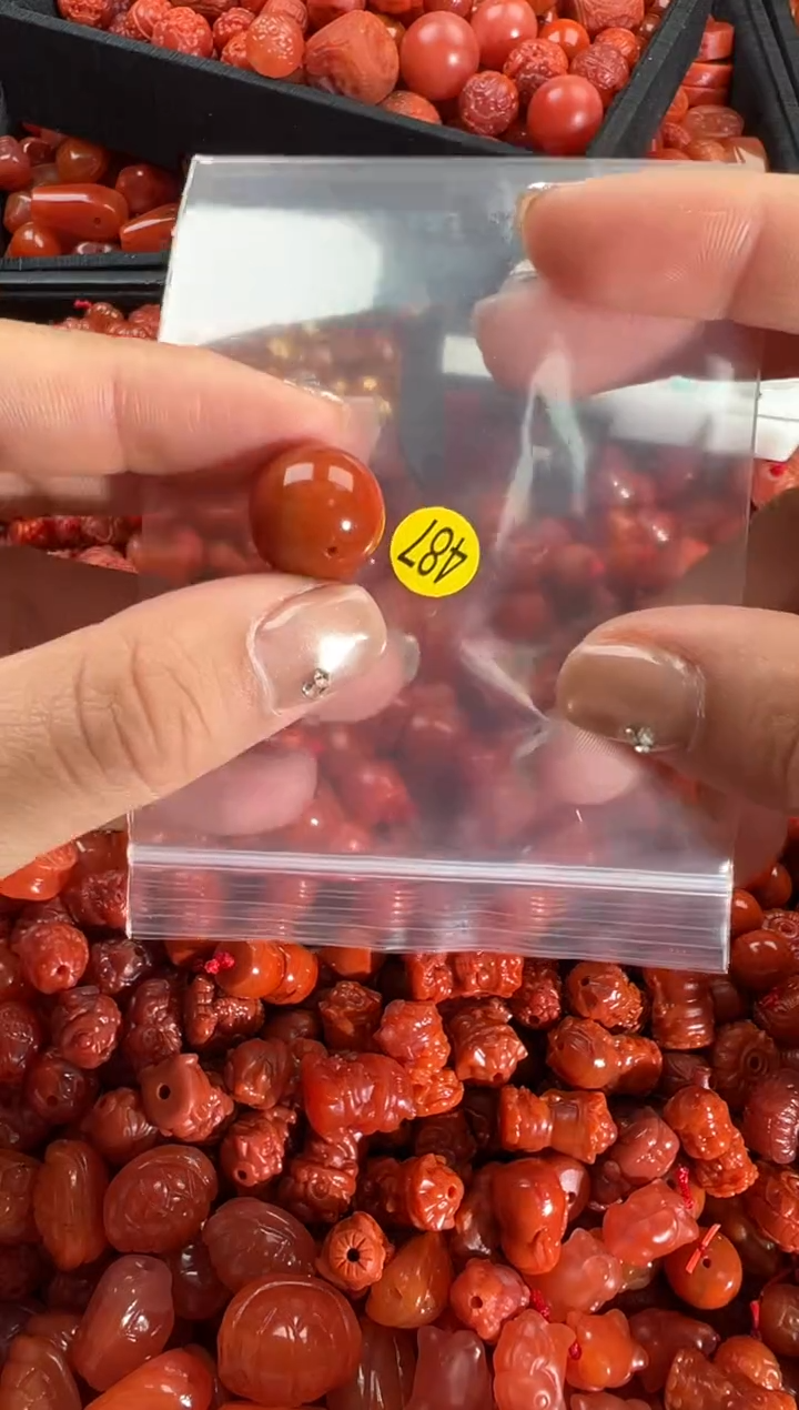 【闪购商品】南红玛瑙颈饰未镶嵌1