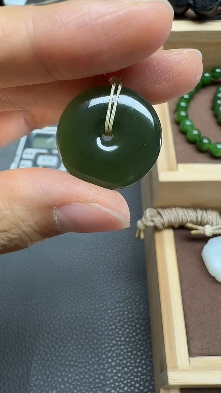 颈饰未镶嵌和田玉碧玉平安扣