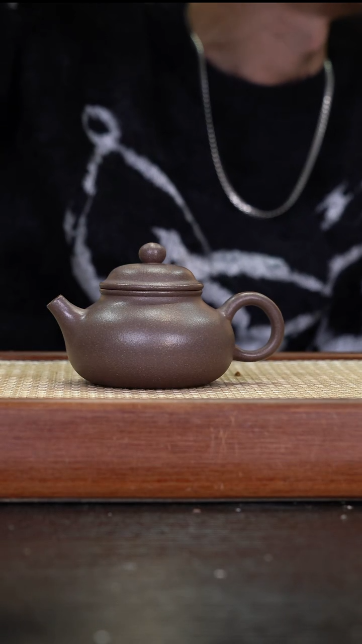 茶壶紫砂   JF    全砂桃花泥   容天   200cc