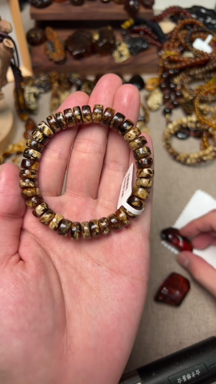 【闪购商品】琥珀手串未镶嵌抚顺琥珀直切