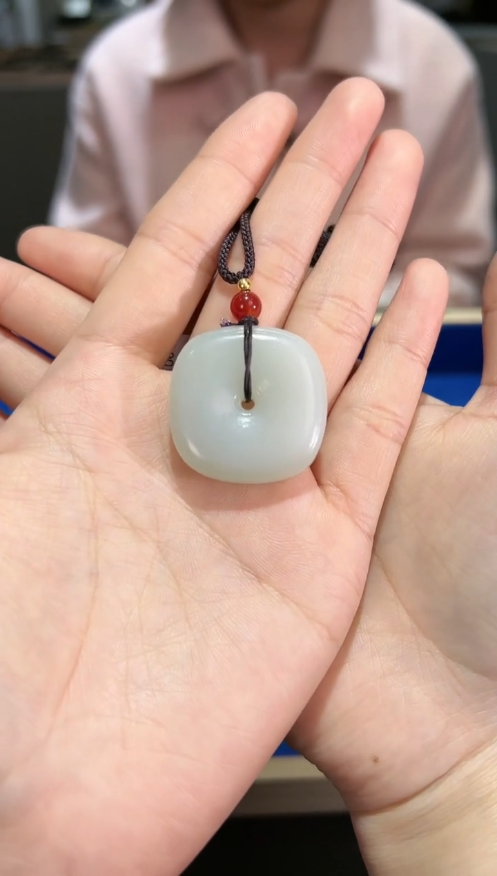 【闪购商品】和田玉吊坠(赠链)未镶嵌且末料天泰料白玉平安扣
