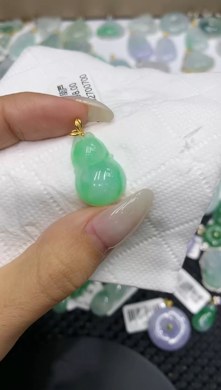 颈饰18K金镶嵌翡翠111111111111