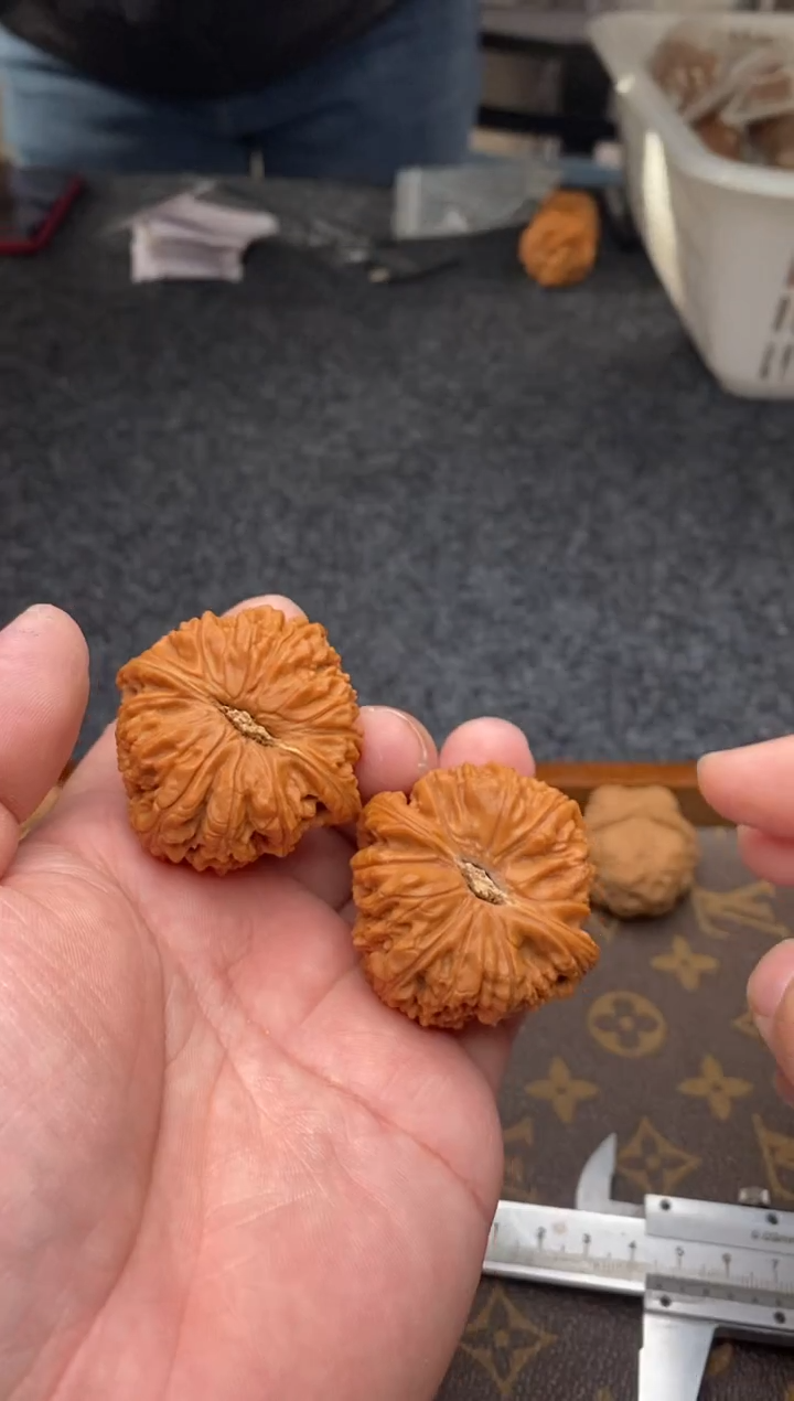 把件文玩核桃B204号南疆石44尺