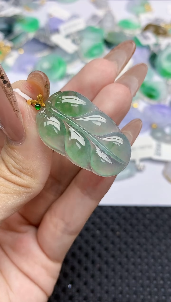 颈饰18K金镶嵌翡翠452   天然翡翠A货  百元以上9米证书费自理