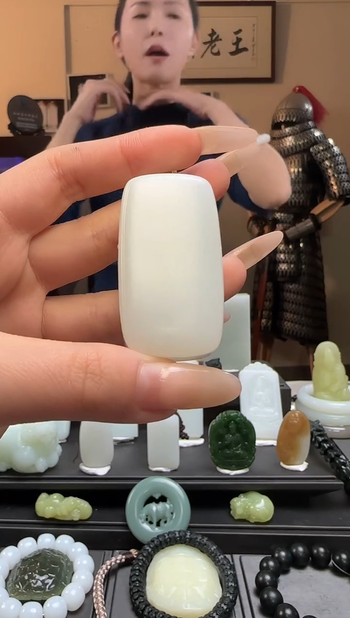 【闪购商品】和田玉无事牌未镶嵌吊坠