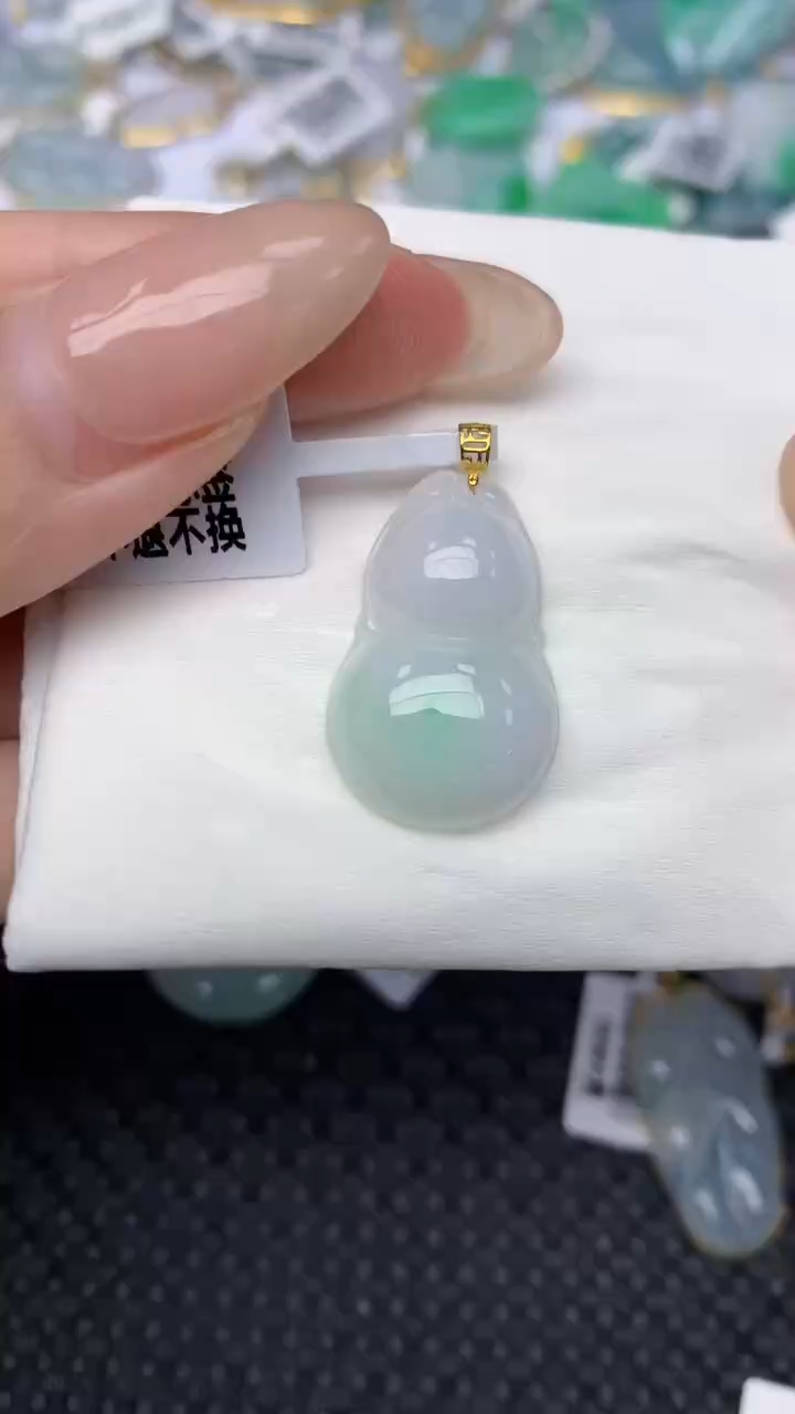 翡翠18K金镶嵌颈饰天然翡翠a货