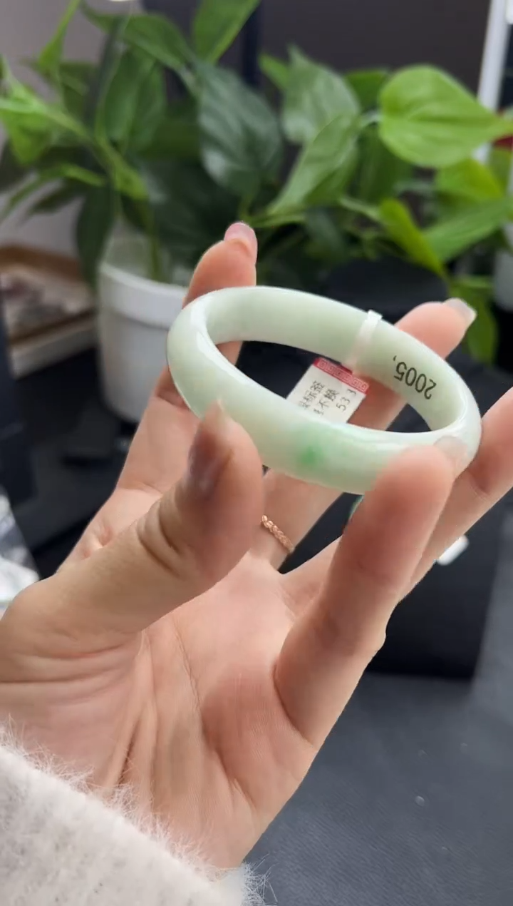 【闪购商品】翡翠手镯未镶嵌贵妃手镯50-52圈口