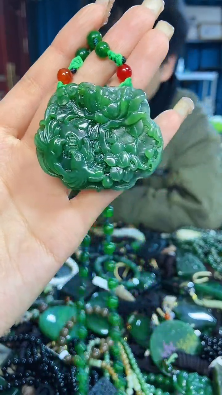 未镶嵌和田玉挂件1