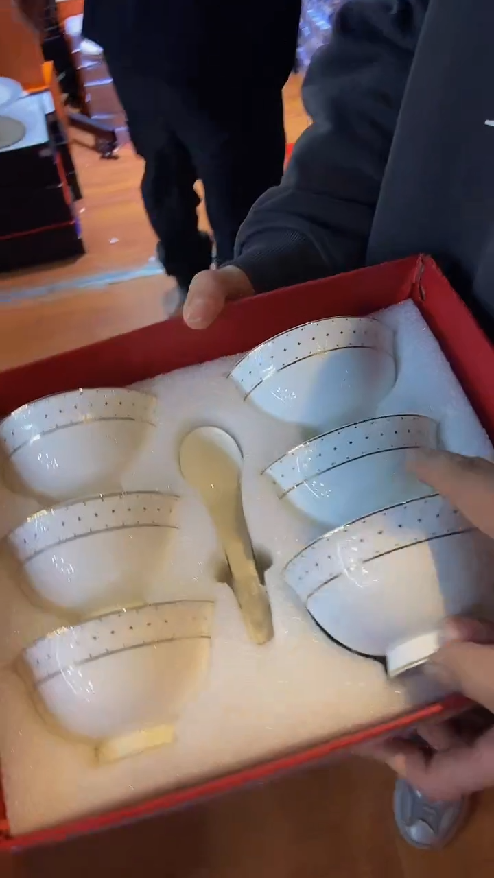 【闪购商品】鸿辉家品牌瓷器，京东包邮！