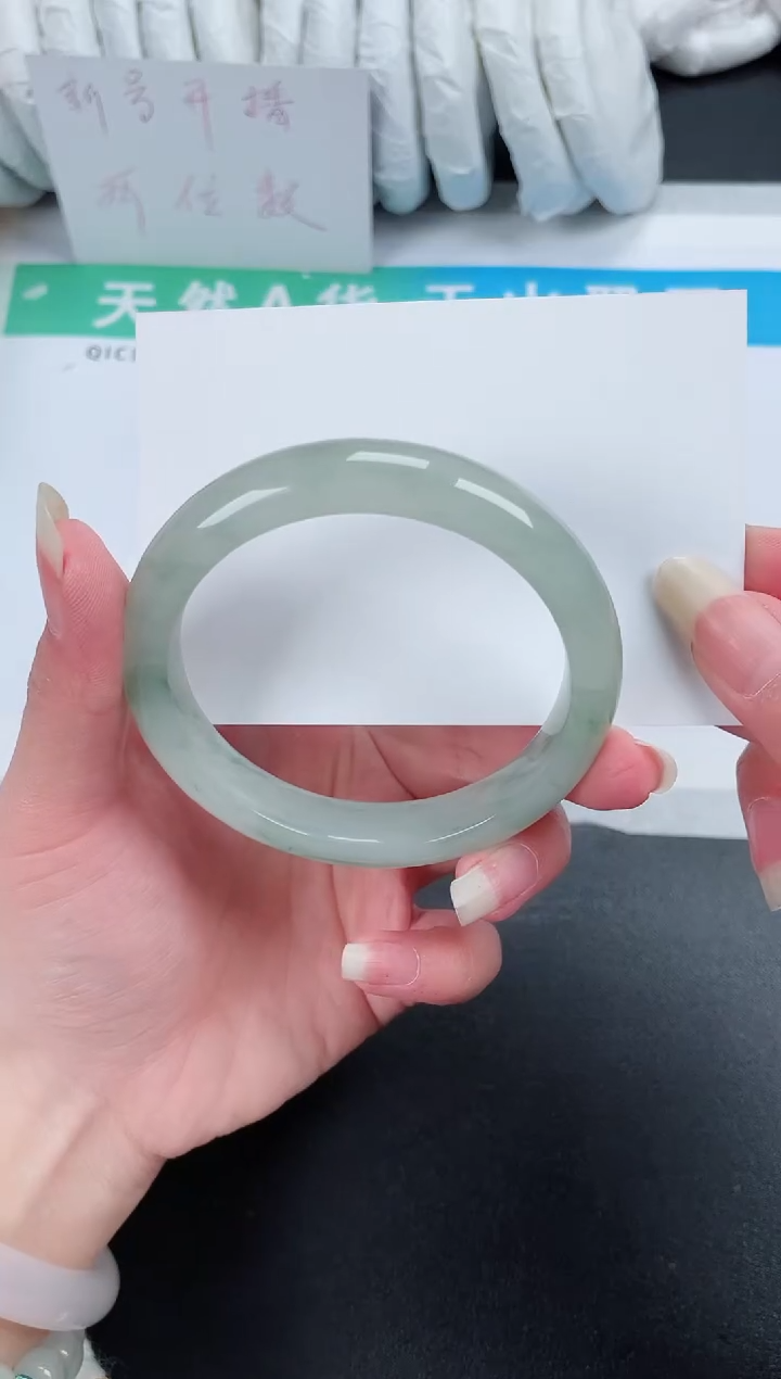 【闪购商品】石英质玉手镯未镶嵌409-59.5