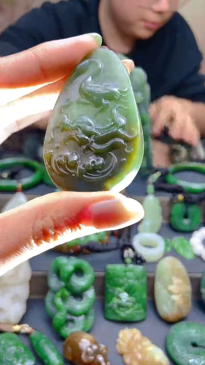 颈饰未镶嵌和田玉1