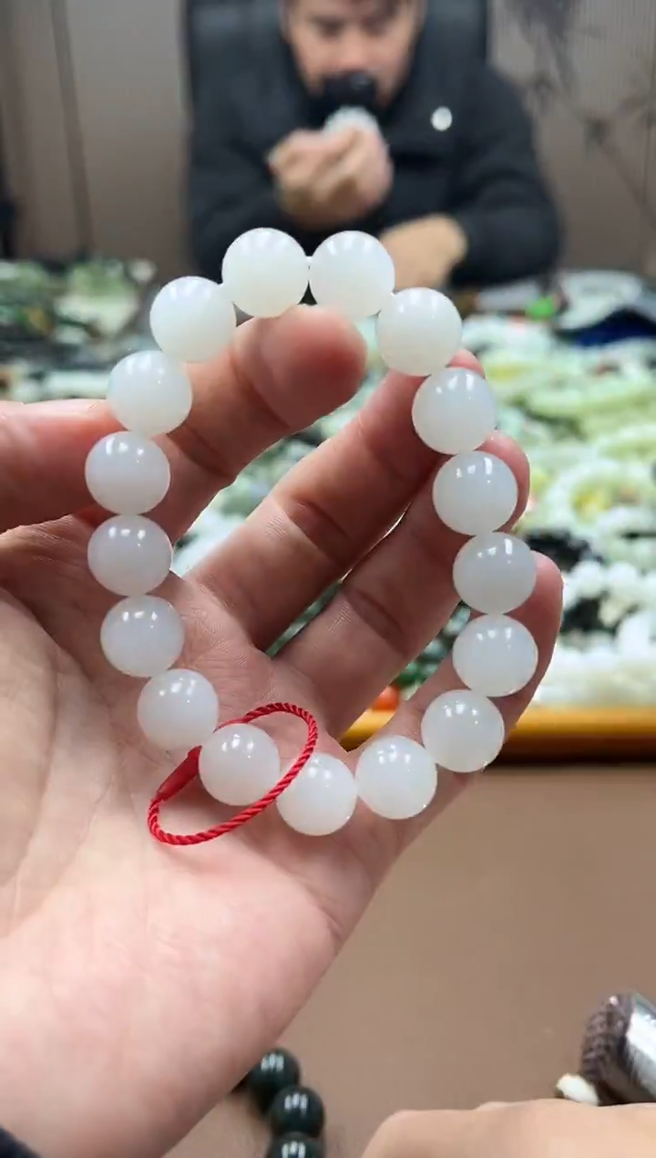 未镶嵌手串和田玉阿***叽新疆黑山白12
