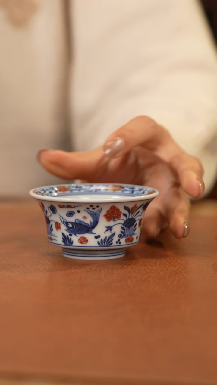 【闪购商品】杯和然窑青花釉里红鱼藻马蹄杯