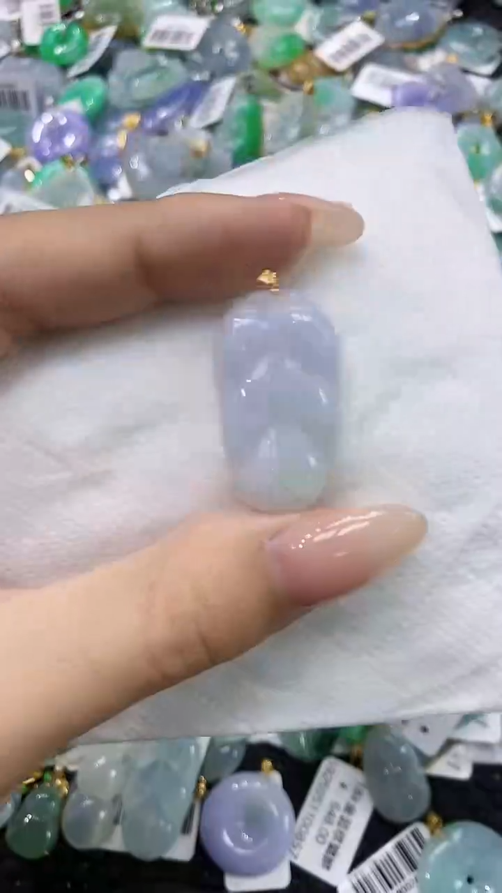 翡翠18K金镶嵌颈饰 111111111111