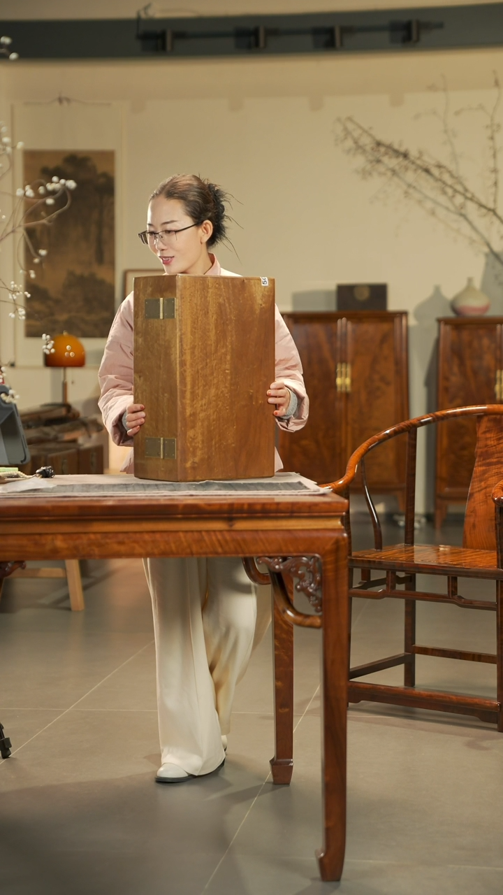 【闪购商品】金丝楠木雕一木一器珠宝箱