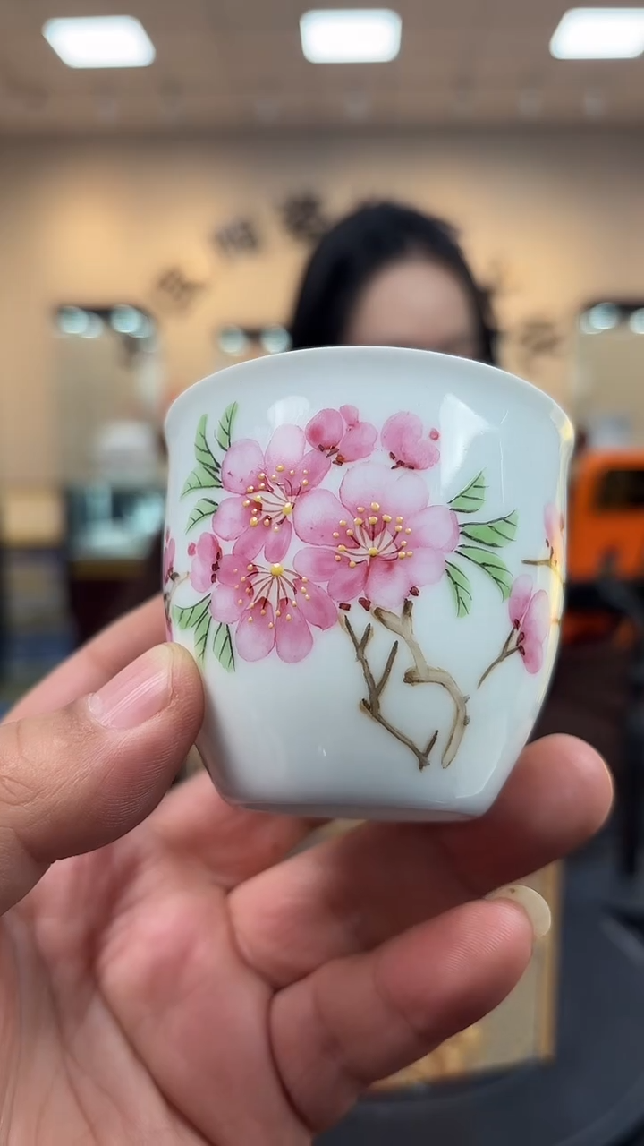 杯子瓷釉上彩水点桃花主人杯