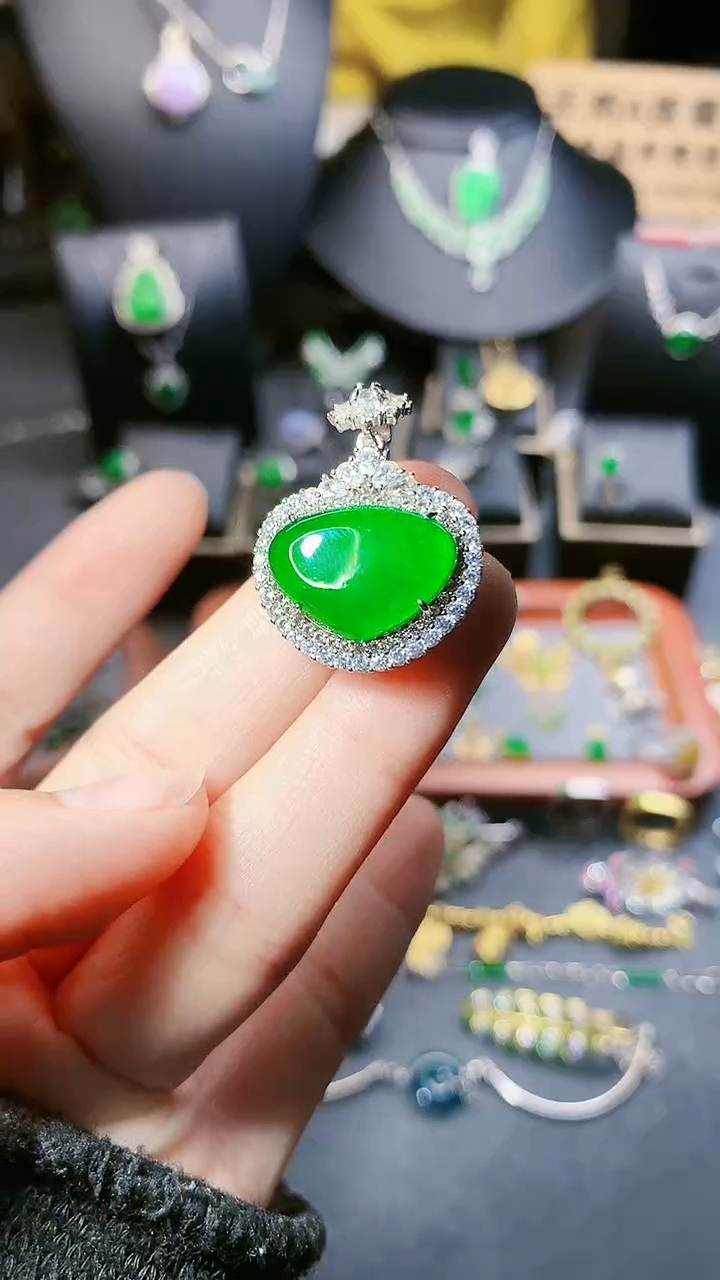 【闪购商品】翡翠吊坠(赠链)银S925镶嵌吊坠