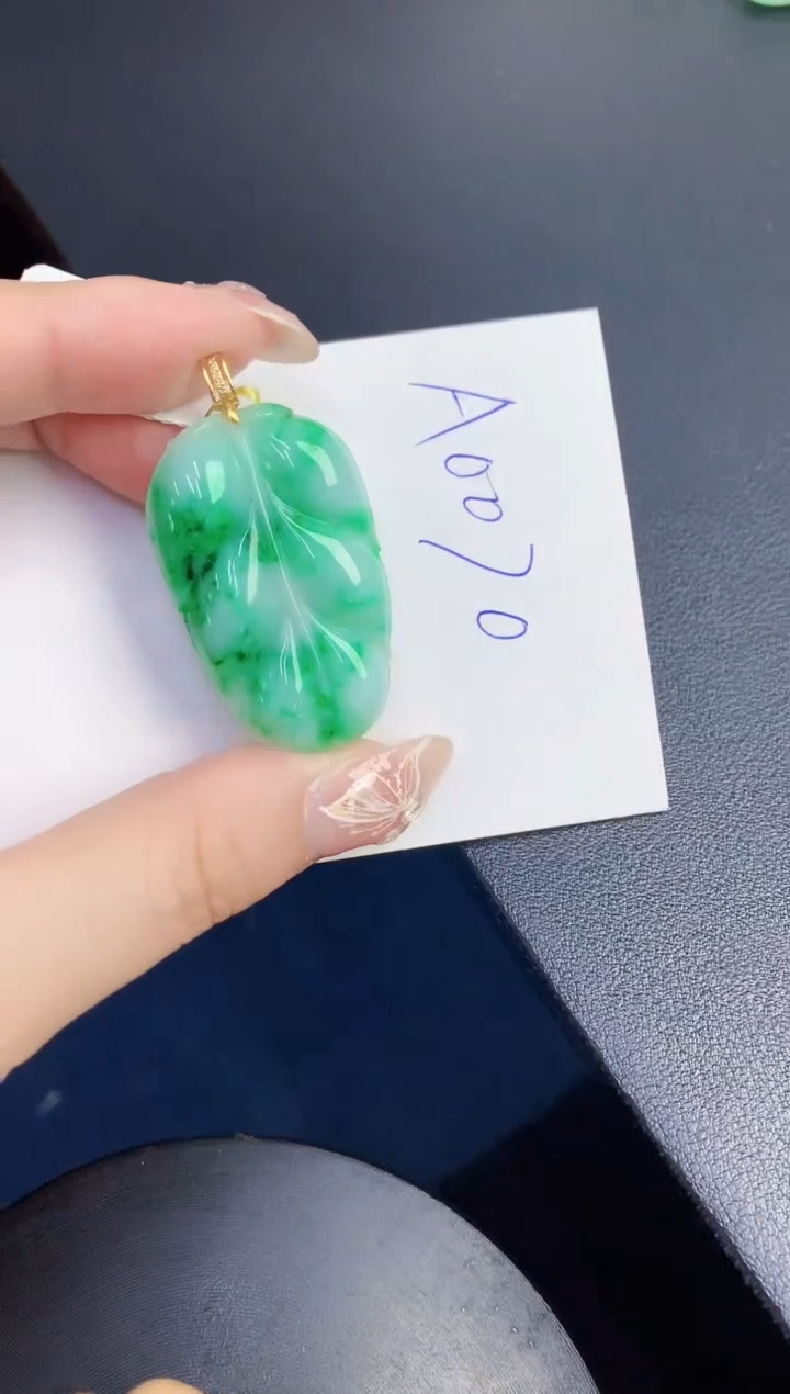 【闪购商品】翡翠颈饰18K金镶嵌0000000000