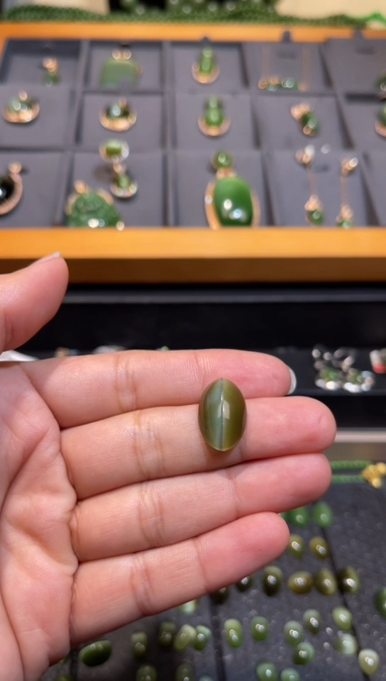 【闪购商品】和田玉碧玉猫眼裸石未镶嵌多样性发一