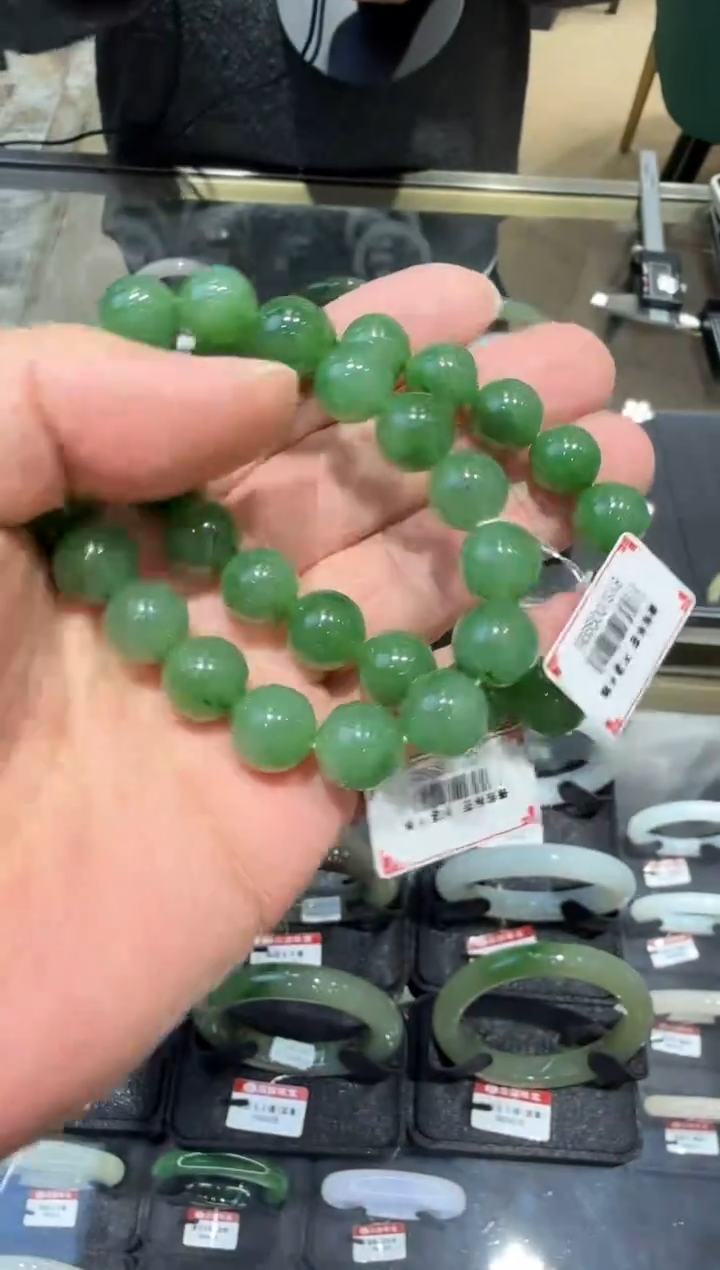 未镶嵌手链和田玉多样性发一