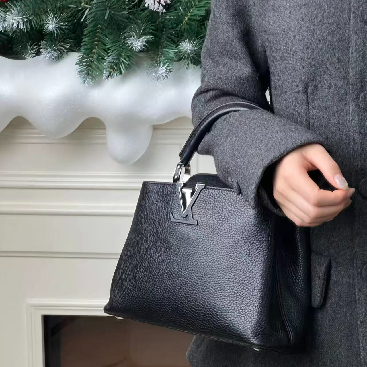 95新 LouisVuitton/路易威登 cap bb黑银/甄选