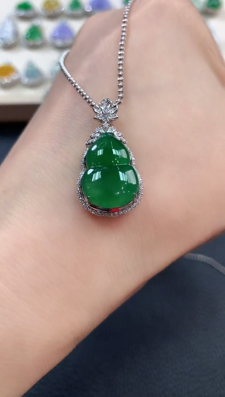 【闪购商品】翡翠吊坠(不含链)18K金镶嵌b23     