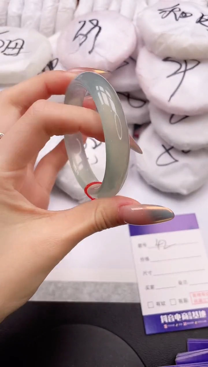 【闪购商品】石英质玉手镯未镶嵌23K42-54