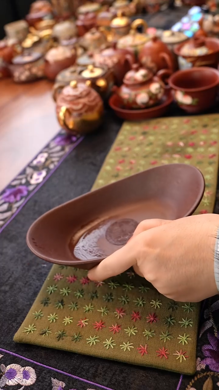 茶壶紫砂紫玉金砂元宝盘