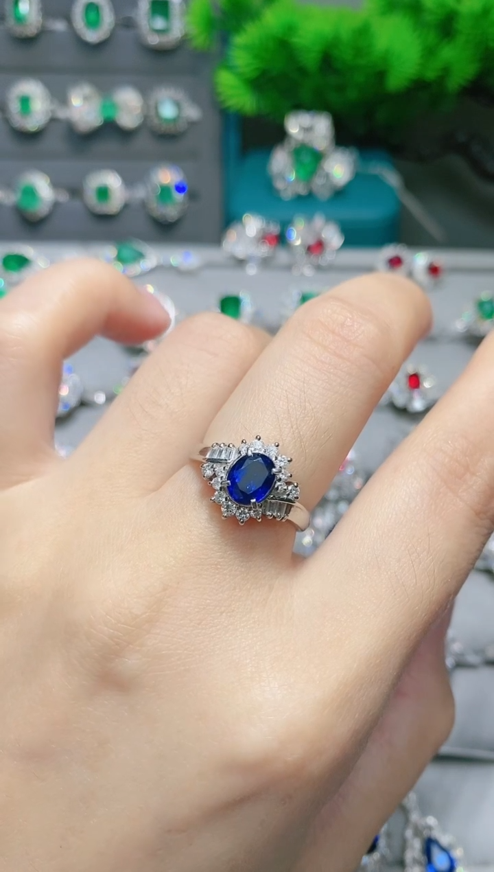 蓝宝石戒指铂Pt900镶嵌.