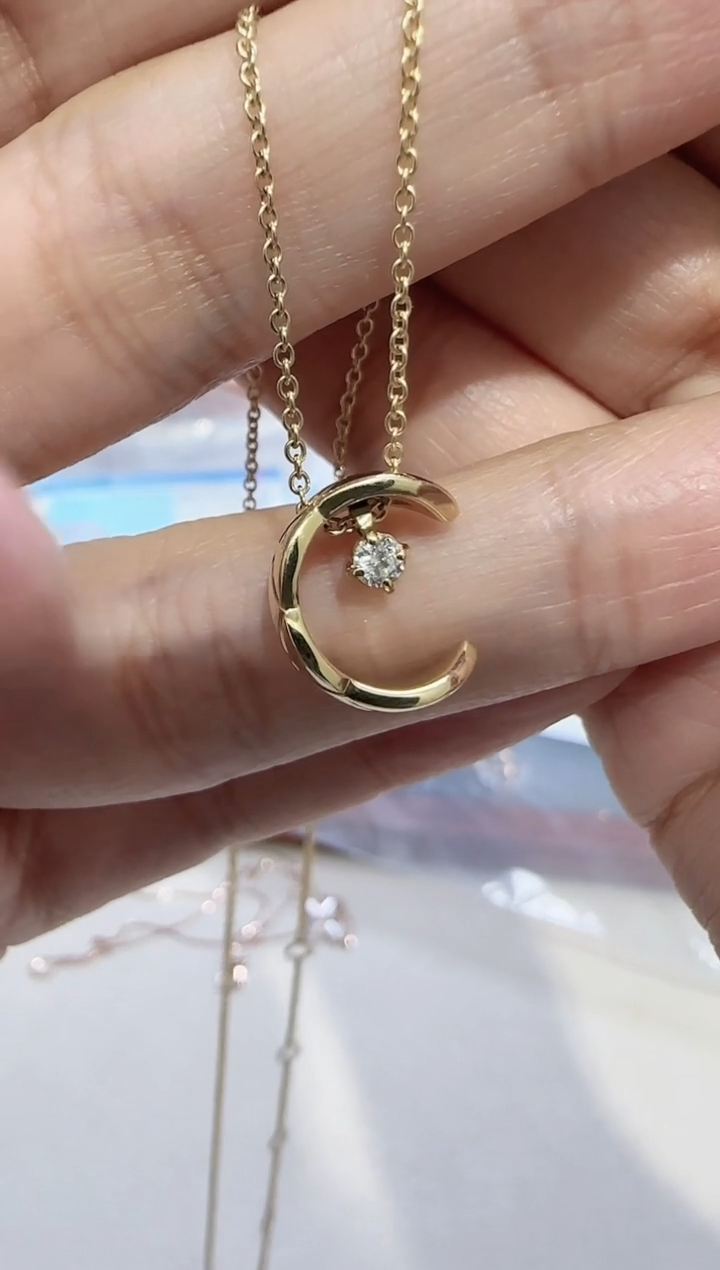 【闪购商品】钻石颈饰18K金镶嵌多样性发货发其一