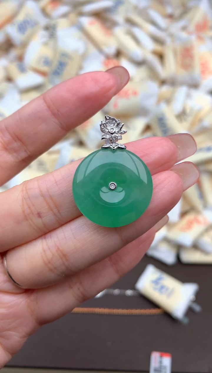 【闪购商品】翡翠挂件18K金镶嵌一