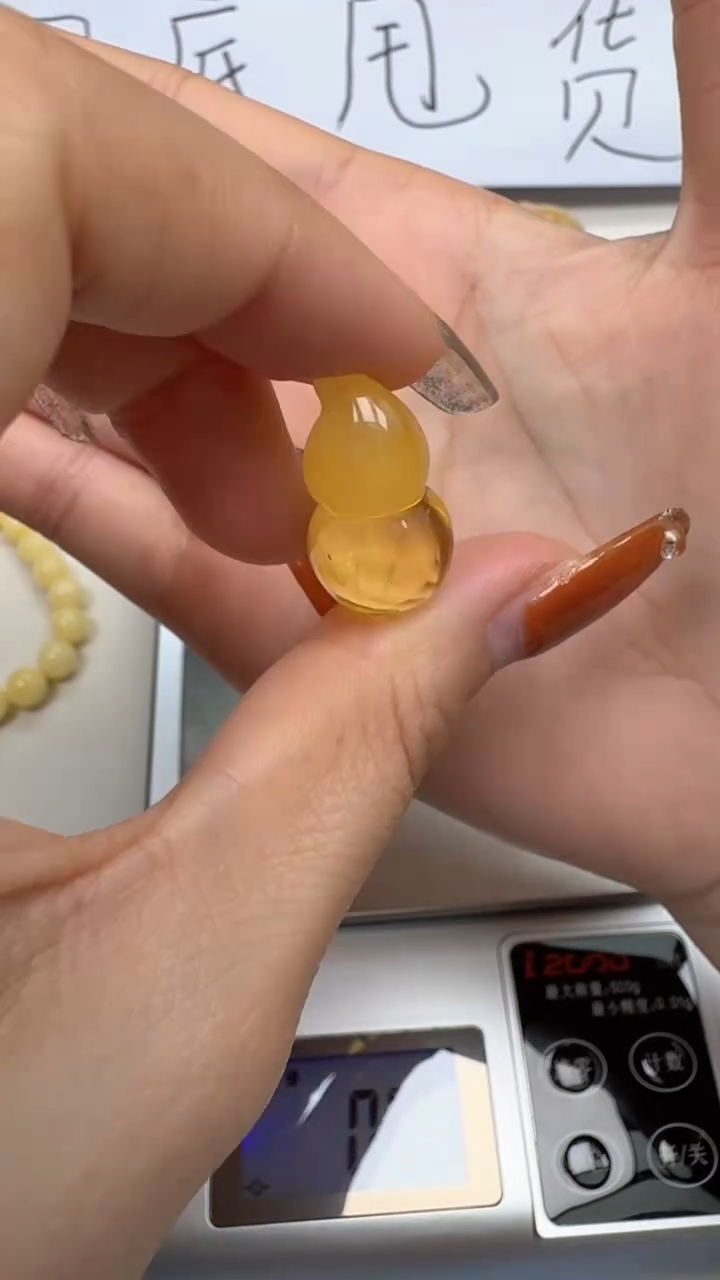 裸石琥珀未镶嵌如图