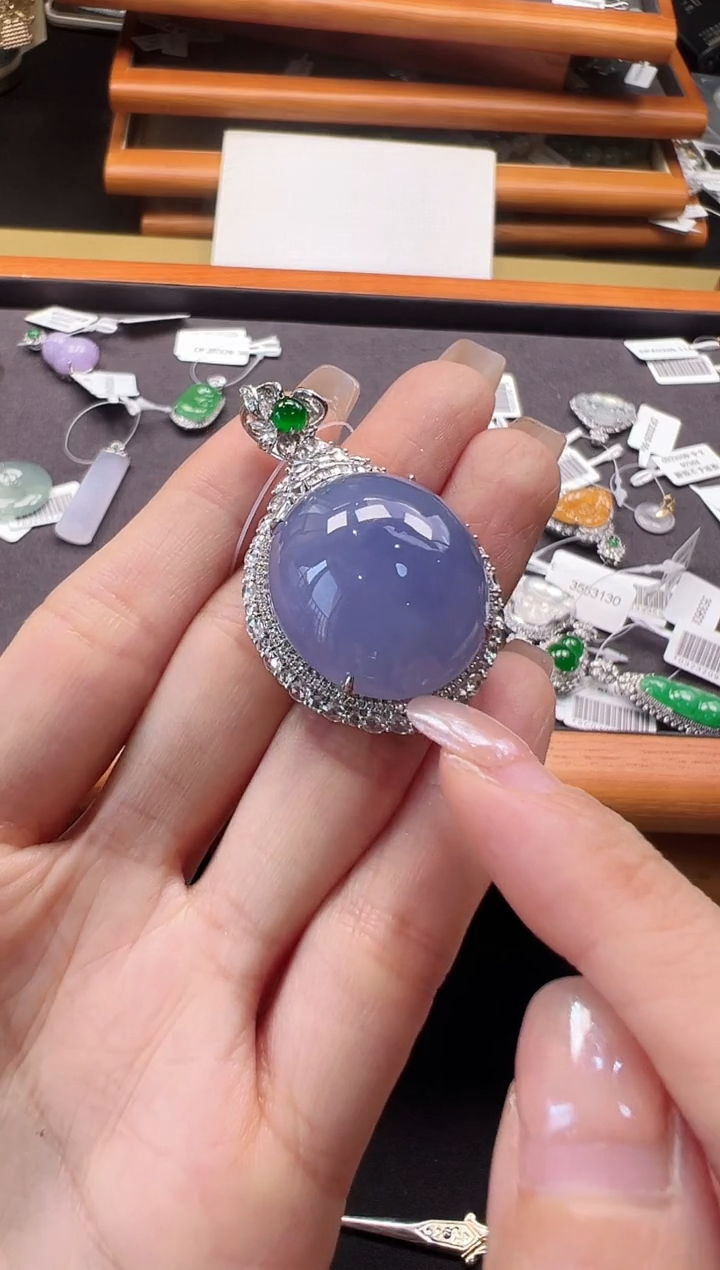 翡翠18K金镶嵌颈饰DFZ0326-97