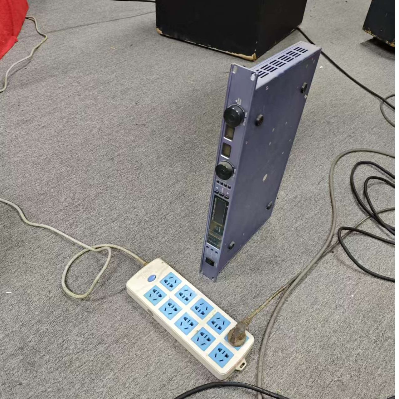 8新  效果器一台 不包好坏 不包邮 运费到付