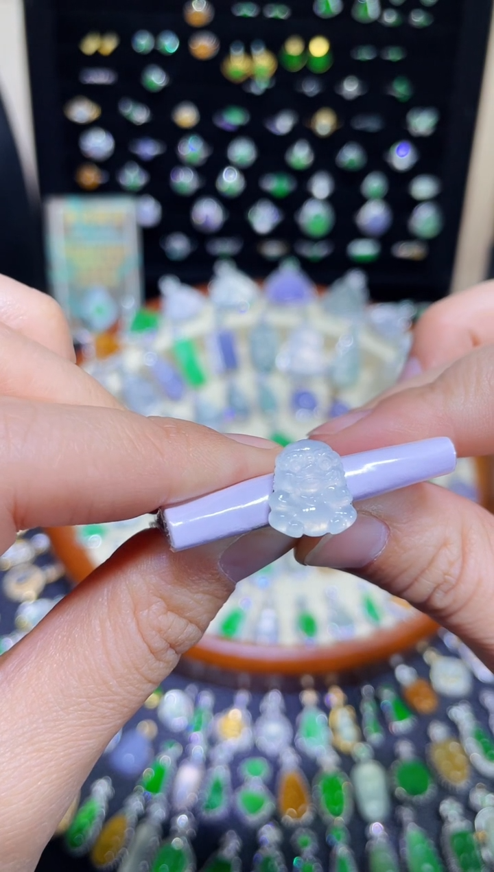 【闪购商品】翡翠颈饰未镶嵌高冰吞金兽裸石