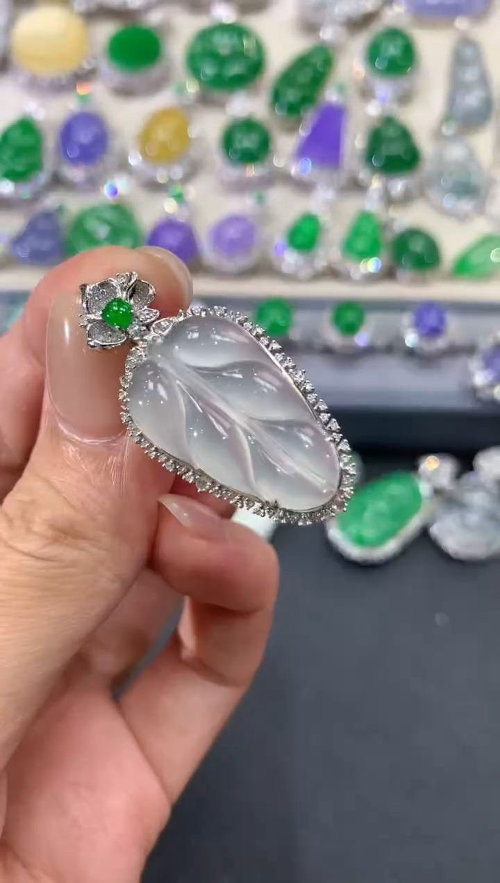 【闪购商品】翡翠吊坠(不含链)18K金镶嵌w56