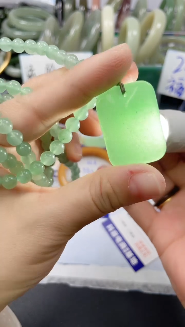 【闪购商品】石英质玉未镶嵌颈饰365/