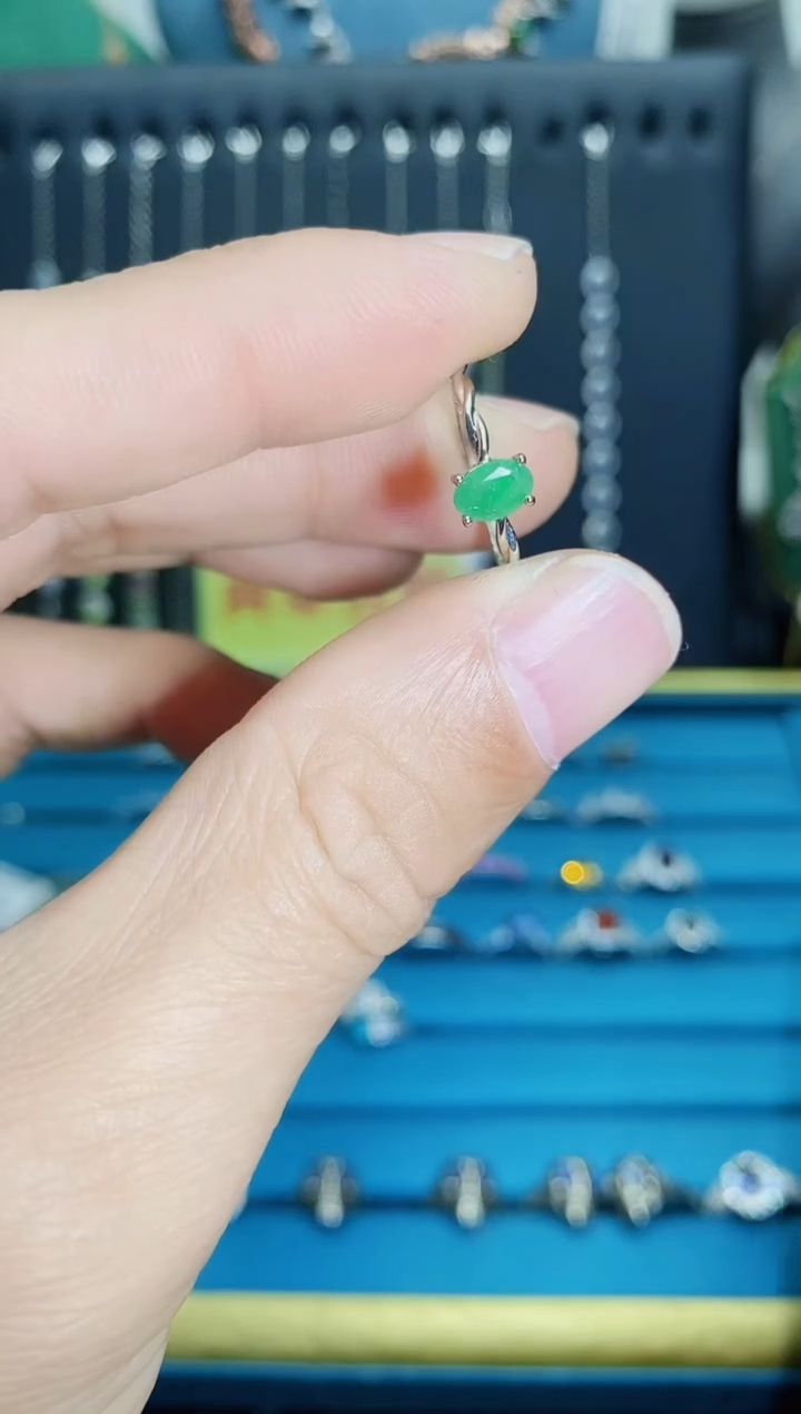【闪购商品】祖母绿戒指银S925镶嵌1121