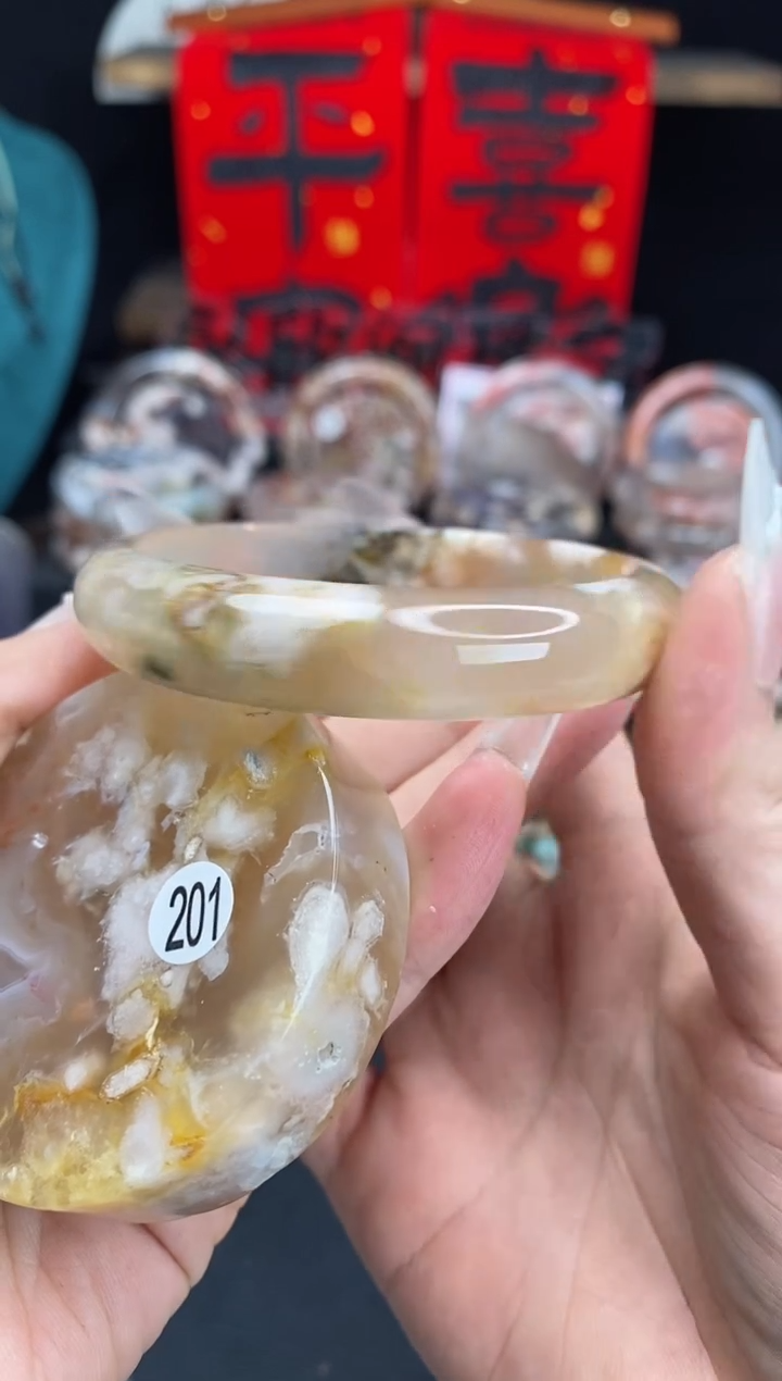 【闪购商品】石英质玉手镯（圆镯）未镶嵌60