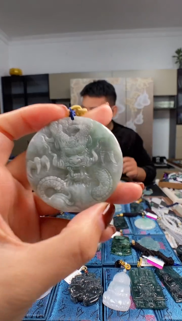 颈饰未镶嵌翡翠多样性发其一