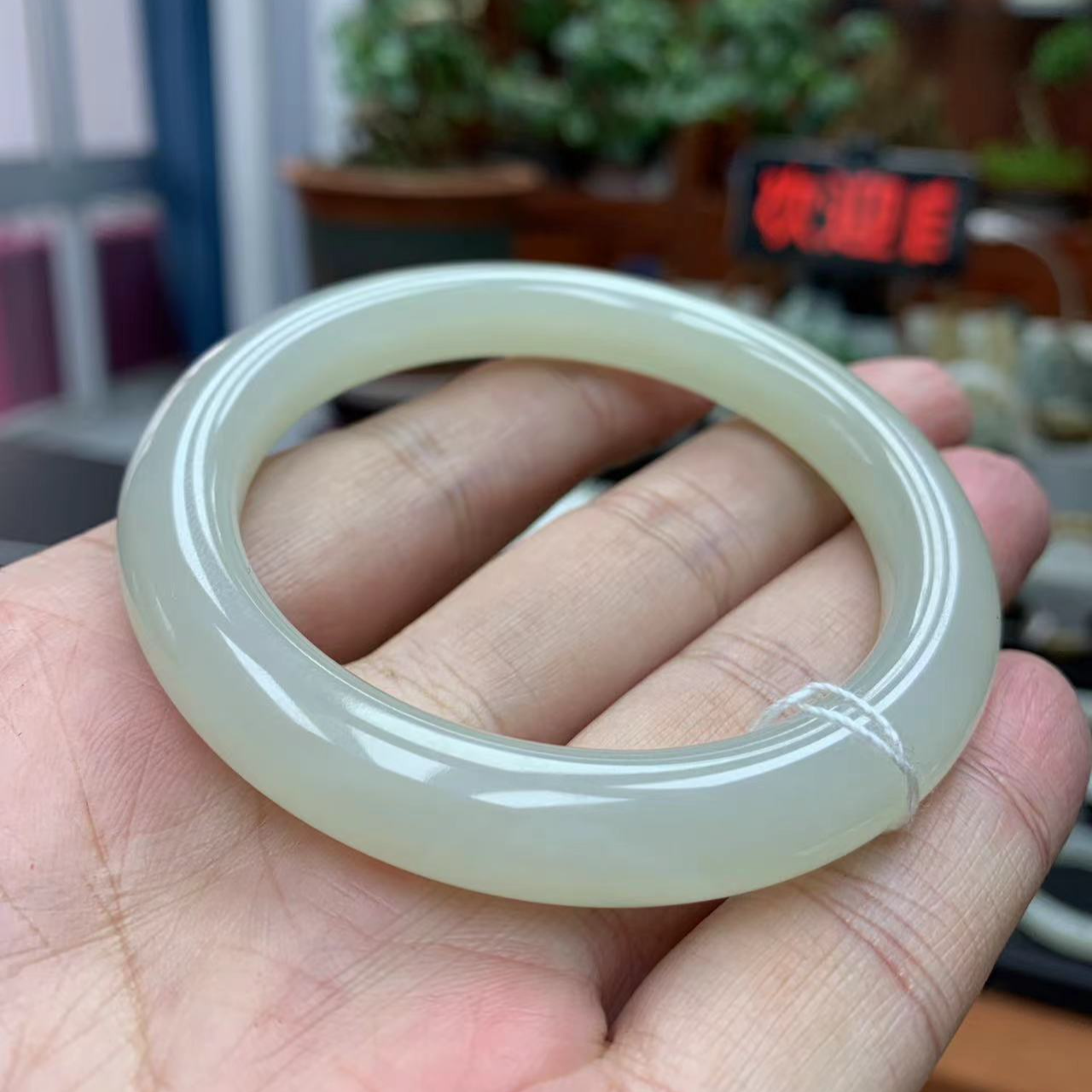 天然和田玉晴水手镯T3圈口56.3女款时尚冰透美人镯高冰浅绿圆镯