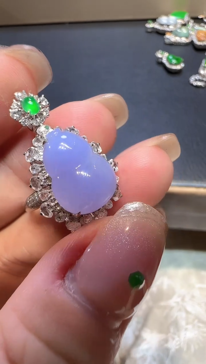 【闪购商品】翡翠颈饰18K金镶嵌葫芦