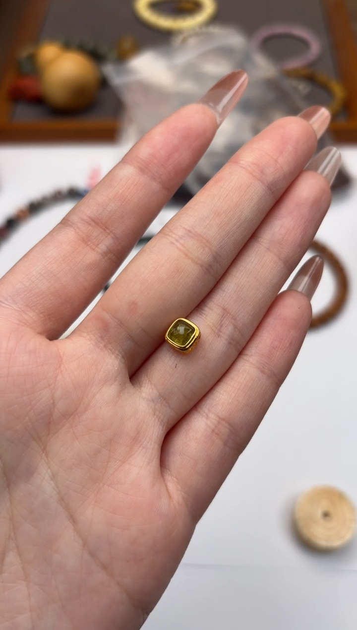 颈饰银S925镶嵌水晶冉*?天然水晶