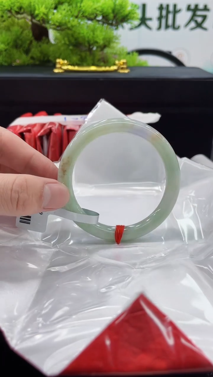 【闪购商品】翡翠手镯未镶嵌手镯